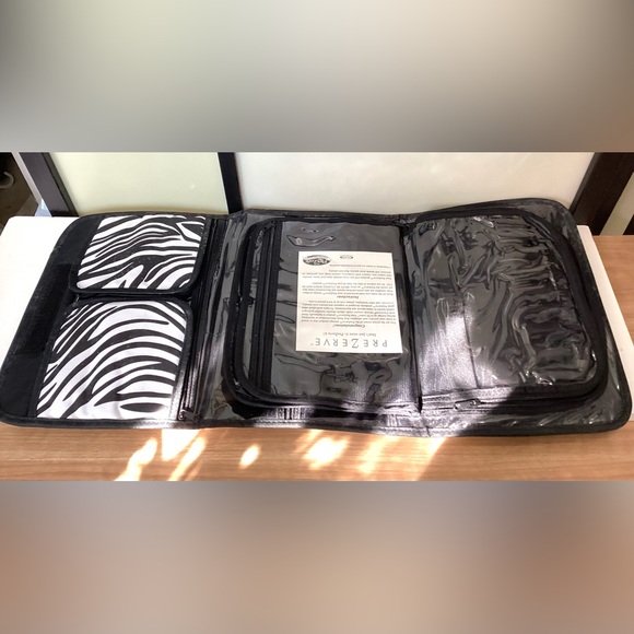 NEW Prezerve big trifold jewelry travel organizer 12”x9”, 30 compartments - Picture 3 of 7